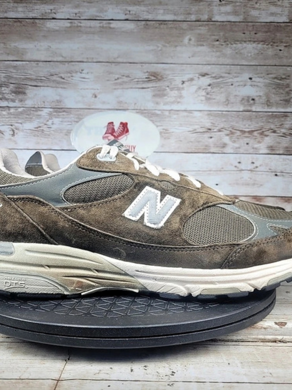 New Balance 993 Men Size 13 Made in USA Military Green Athletic Shoes